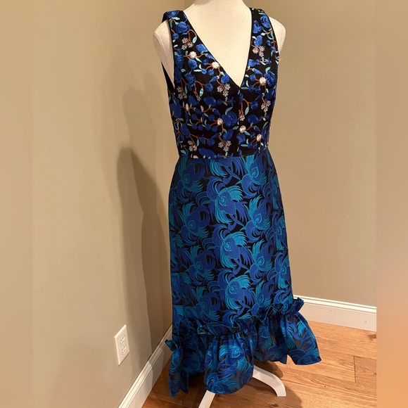 Badgley Mischka Dresses & Skirts - Badgley Mischka Formal Gown Embroidered Maxi Blue Sz 6 Dress Sleeveless